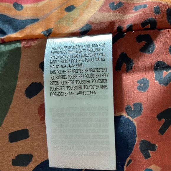 FARM Rio Lively Puffer Vest - Picture 10 of 13